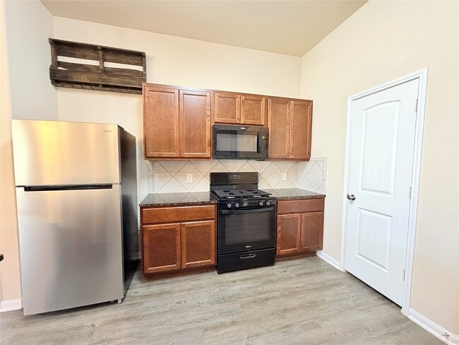 Building Photo - 15613 All Star Dr