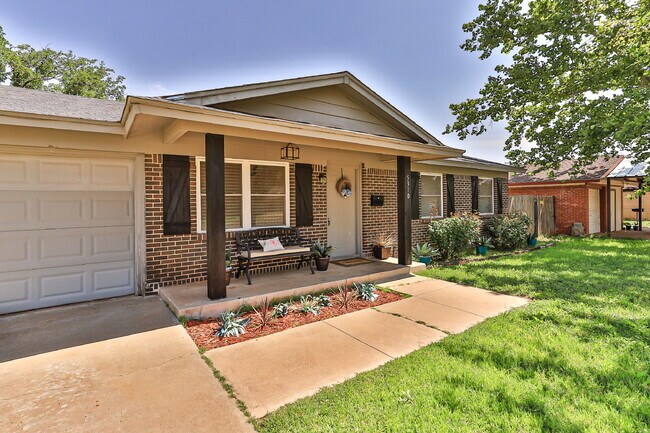 Photo - Sharp 3 Bedroom in LISD