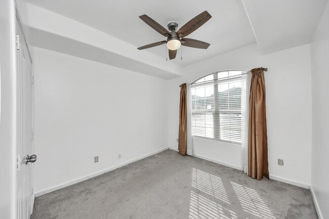 Photo - 3827 Dogwood Tr