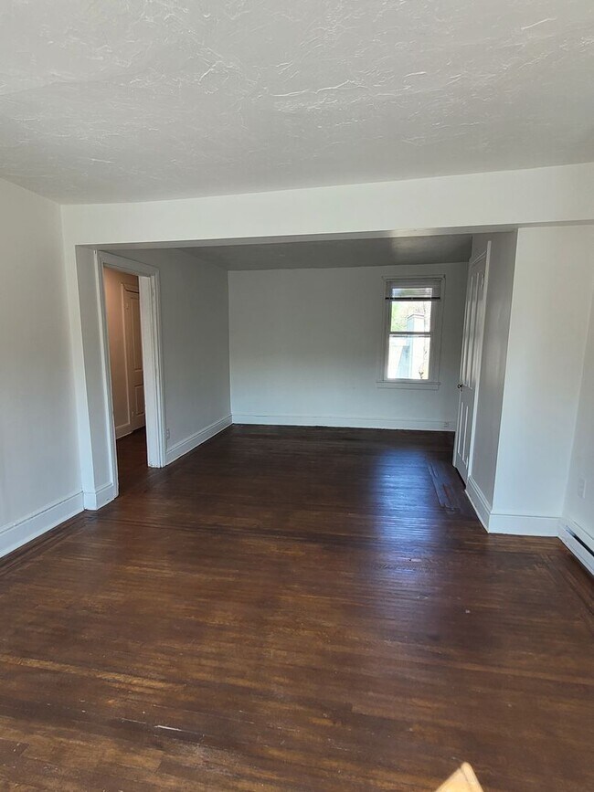 Photo - 565 W Market St Unit Apt 2