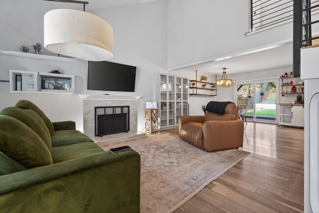 Photo - 976 Di Marino St