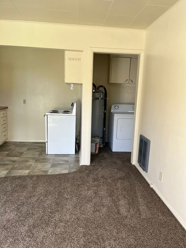 Photo - 1 bed / 1 bath apartment