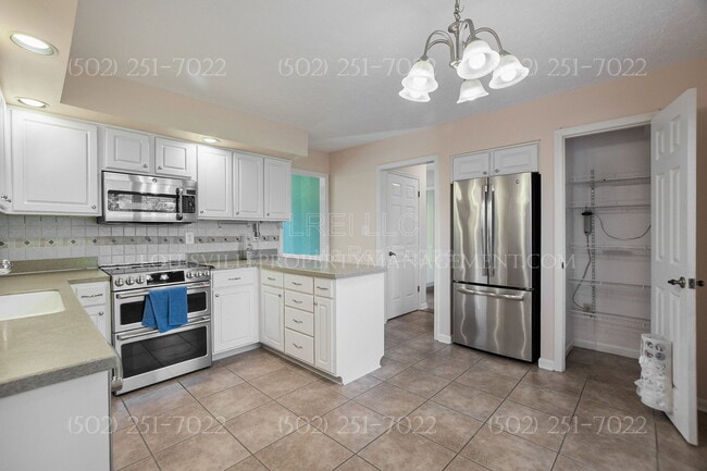 Photo - 3609 Locust Cir E