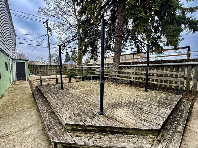 Photo - 141 E Walnut St Unidad B