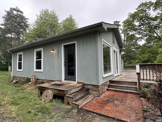 Building Photo - 1127 Round Hill Dr