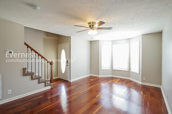 Photo - 1533 Apache Way