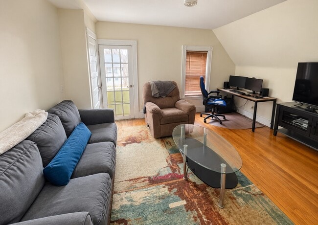 101 Rogers Ave Unit 3