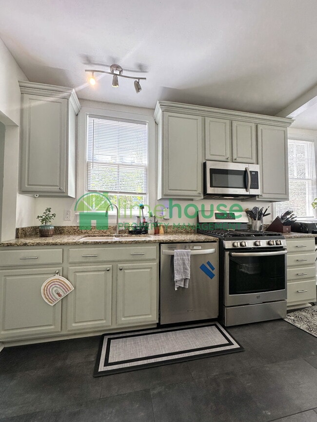 Photo - 106 Parkview Ave