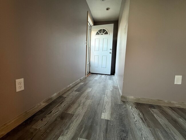 Photo - 388 Newcomb Rd Unidad Apartment-B