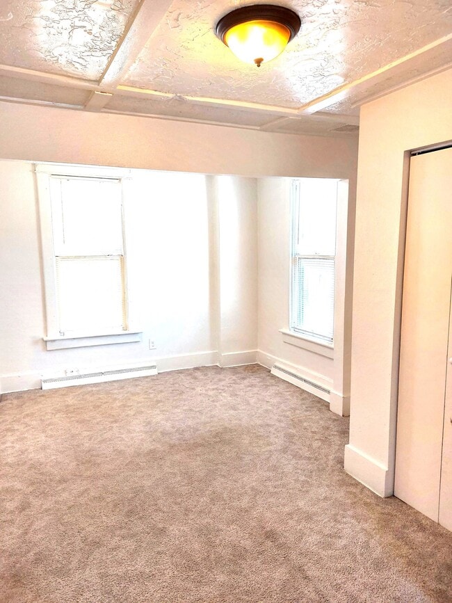 Photo - (816 20th Street)