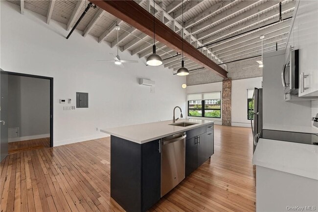 Photo - 189 N Main St Unidad 3