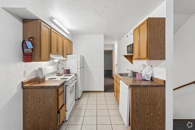 4BR, 4BA - 1,560SF - Kitchen