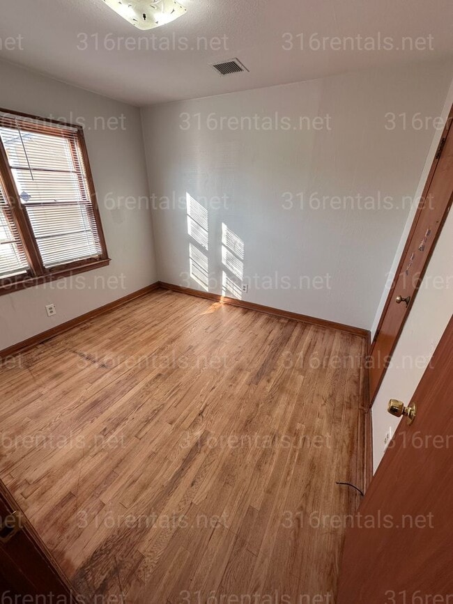 Photo - $895 - 2 bed 1 bath - Single Family Home *COMING SOON*