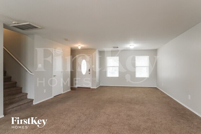 8422 Broadleaf Ave