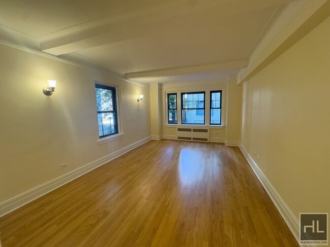 Building Photo - Christopher Street Rental