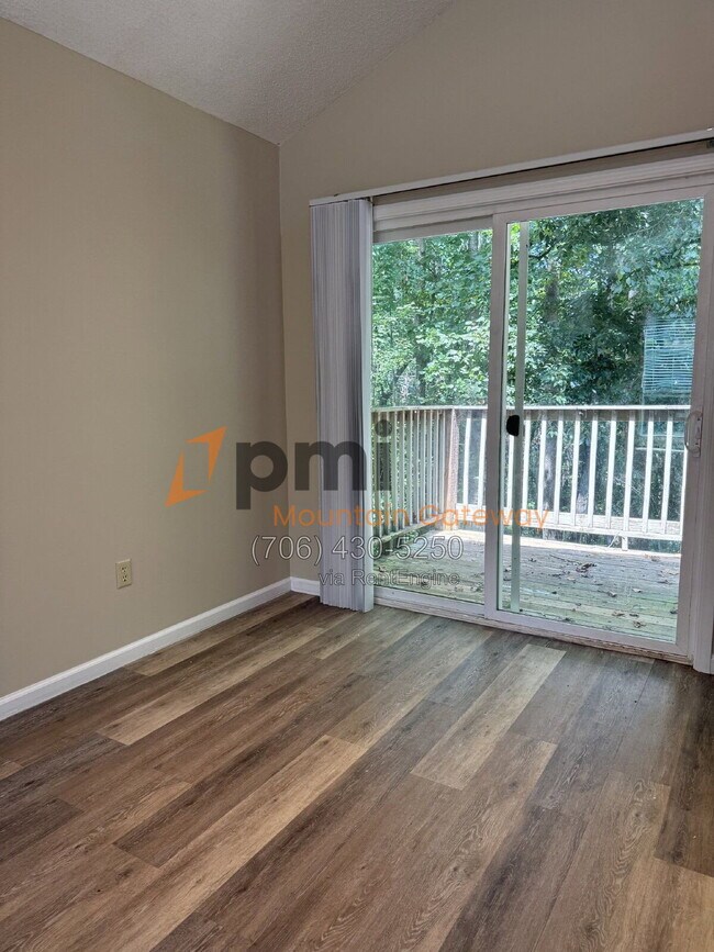 Photo - 82 Primrose Dr Unit A