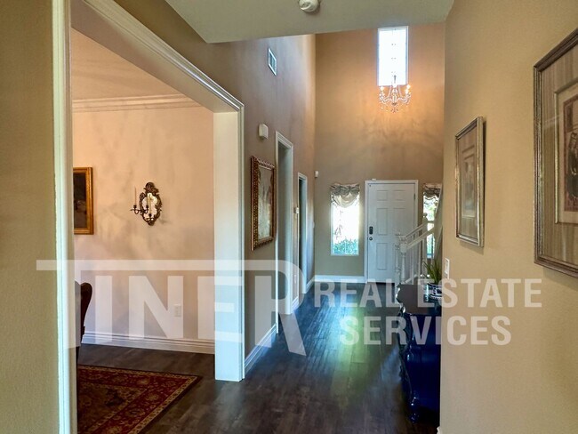 Photo - 3576 Hume St