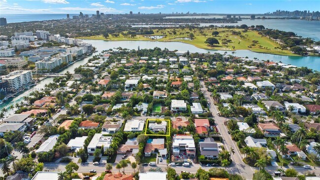 Photo - 1261 98th St