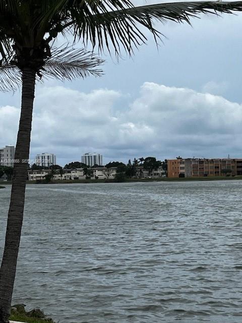 Building Photo - 18901 NE 14th Ave Unit 101