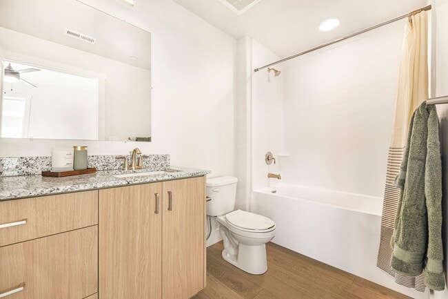 Photo - Lincoln Crossing Apartments Unit 1301 Unit 1301