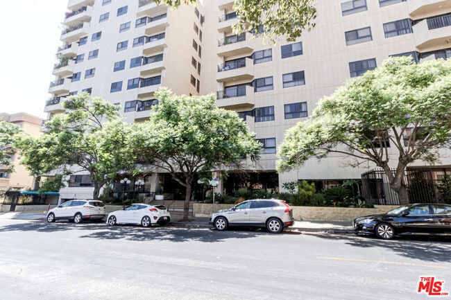 Building Photo - 727 S Ardmore Ave Unit 105 Rental