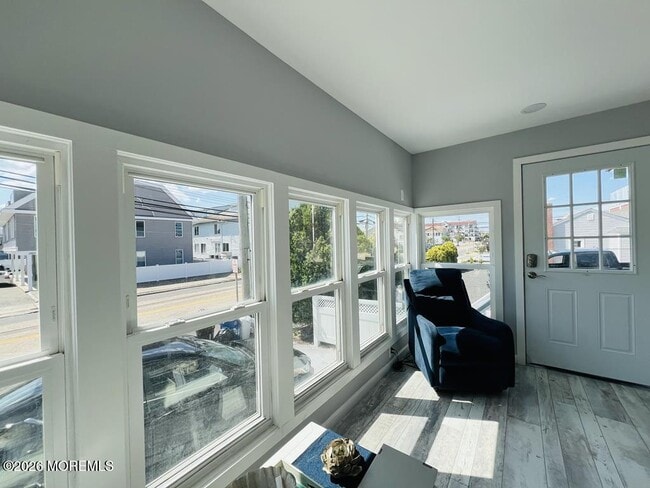 Photo - 1704 Boulevard