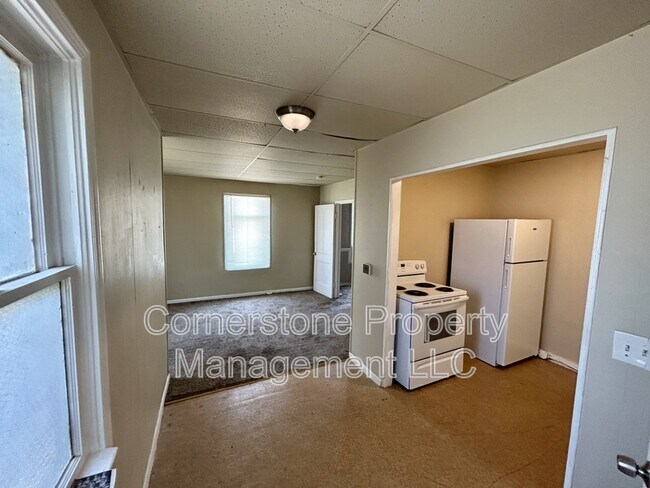 Photo - 617 E 4th St