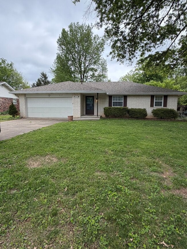 Photo - 3 Bedroom | 1 Bathroom | 2 Car Garage | Springfield MO!