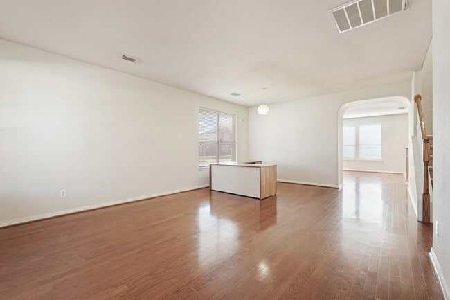 Photo - 29650 Legends Green Dr