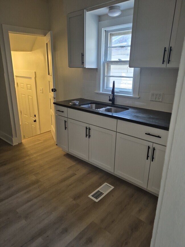 3449 W 54th St Unidad upper