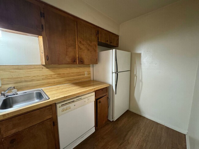 Photo - 201 W Lincoln Ave Unit 5