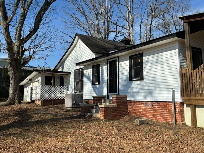 Photo - Welcome to the Heart of Unionville prime location!