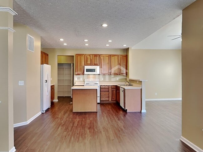 Photo - 285 Coyote Dr