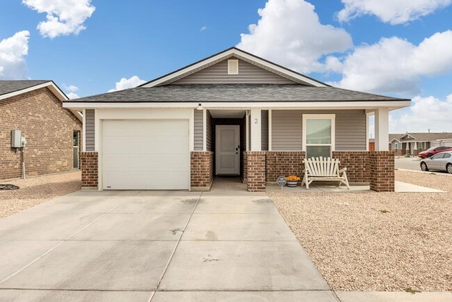 Building Photo - 2 Maverick Dr