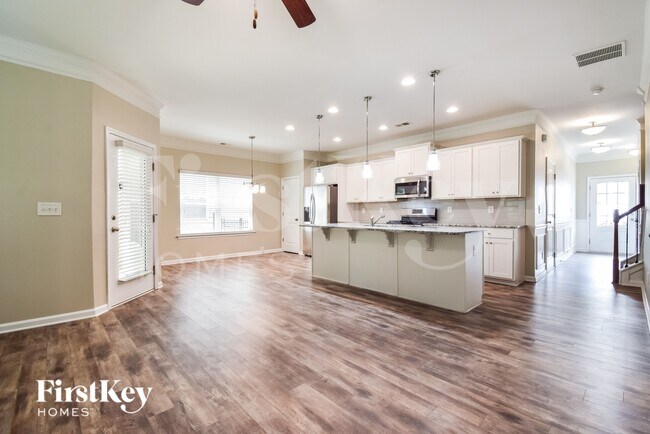 230 Hickory Cmns Wy