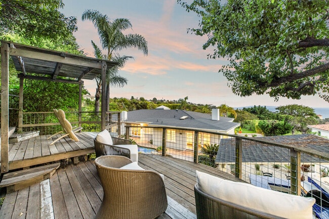 Photo - 341 Surfview Dr