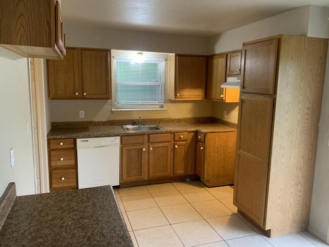 Photo - 717 NE 37th St House