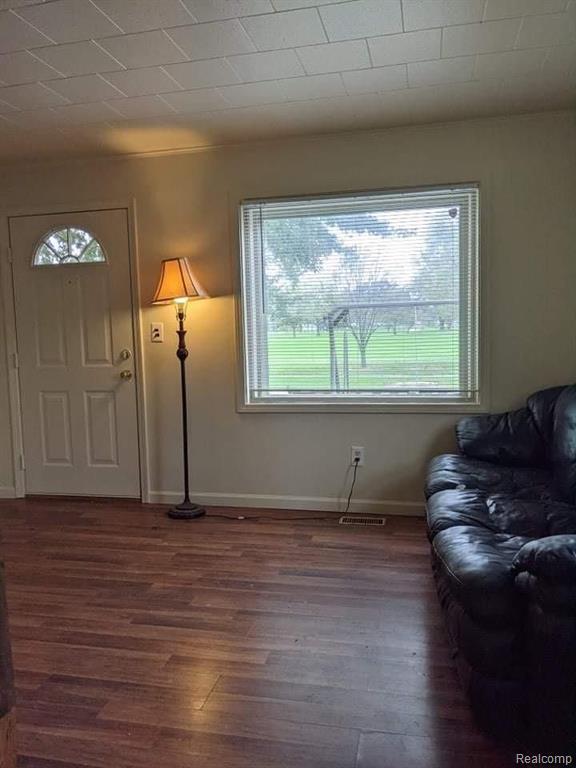 Photo - 5833 Harold St