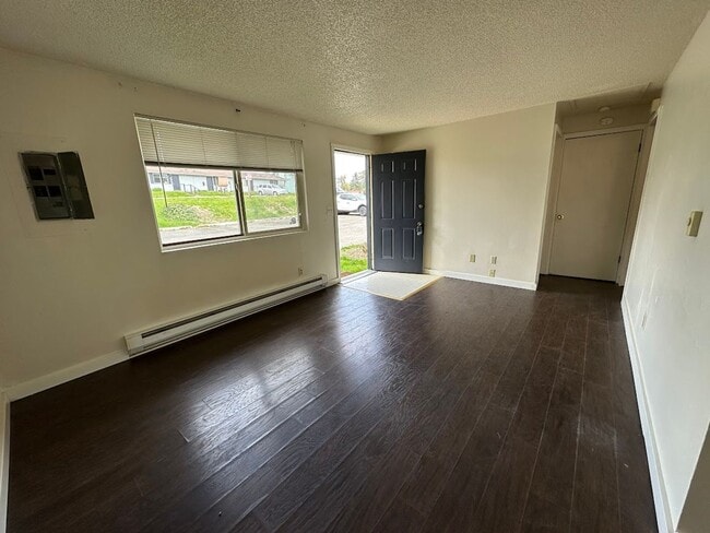 Newly remodeled - 1 bedroom apartment in P... - Newly remodeled - 1 bedroom apartment in P... Unit 10