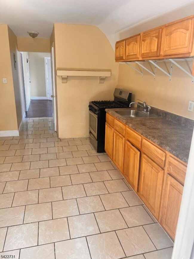 Photo - 1289 Springfield Ave