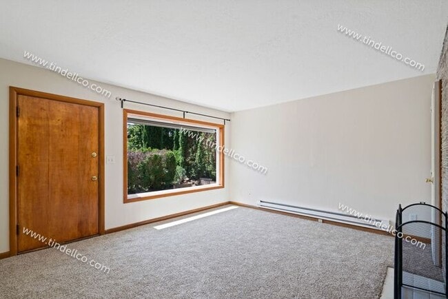 Photo - Charming 2-Bedroom Home in Desirable Woodstock Area – Pet Friendly!