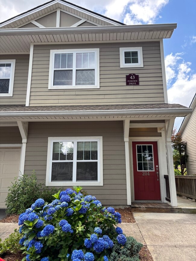 Building Photo - 43 Foxden Dr Unit 204 Rental