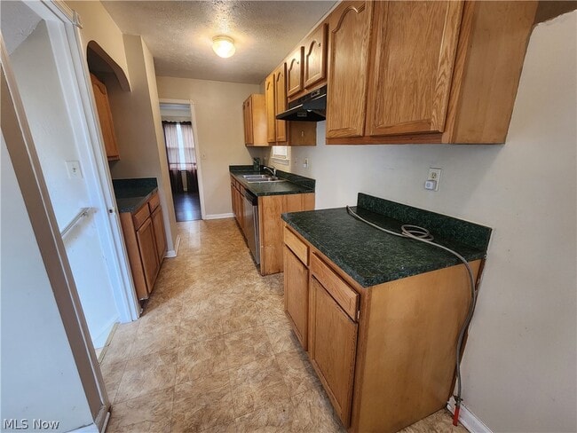 Photo - 1517 Larchmont Rd