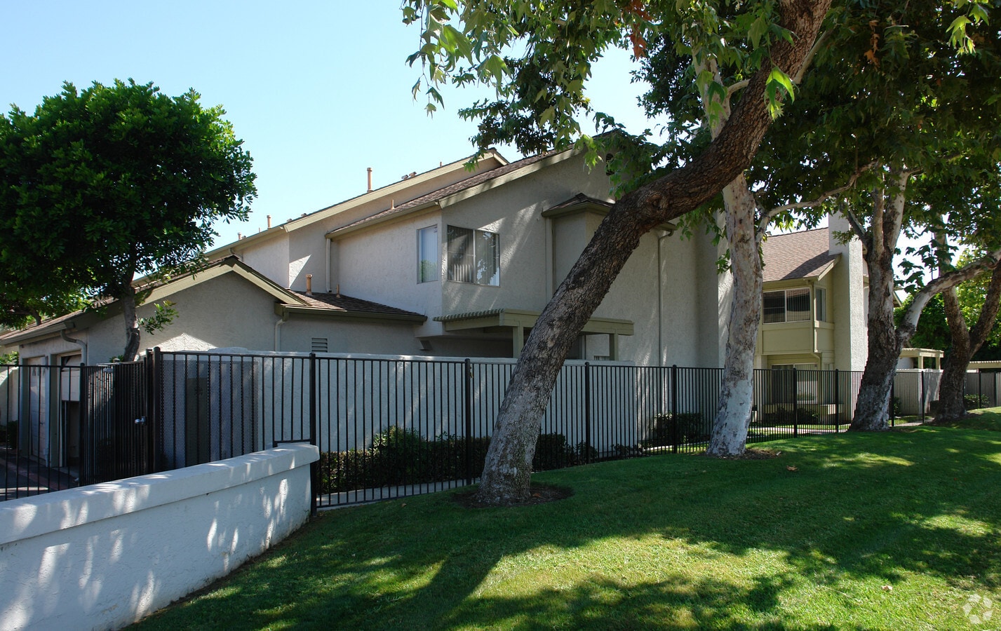 Woodlake Apartments - Woodlake Apartments