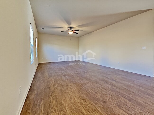 Photo - 158 Scotland Dr