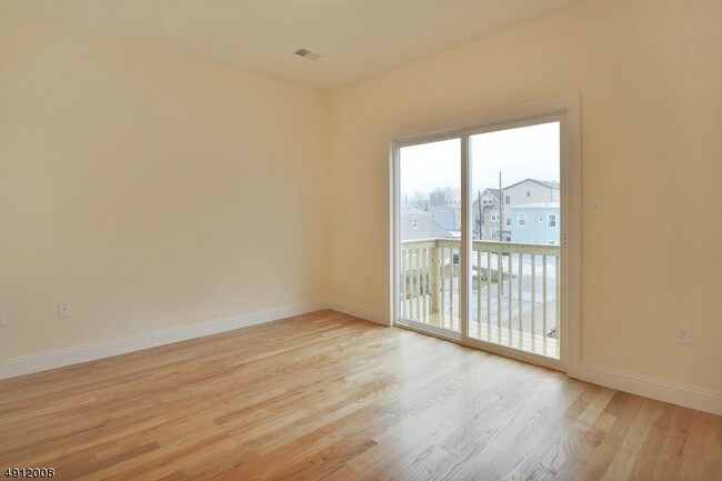 Photo - 410 Davis Ave