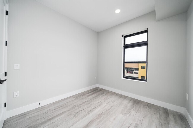 Photo - 187 Culver Ave Unit 301