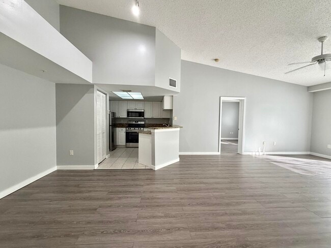 Photo - 1100 Crestwood Ct S Unit 1108