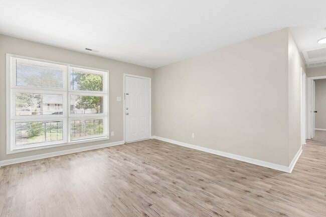 211 Woodview Ave Unit A