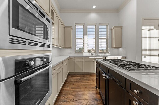 Photo - 2202 Lakeshore Edge Dr